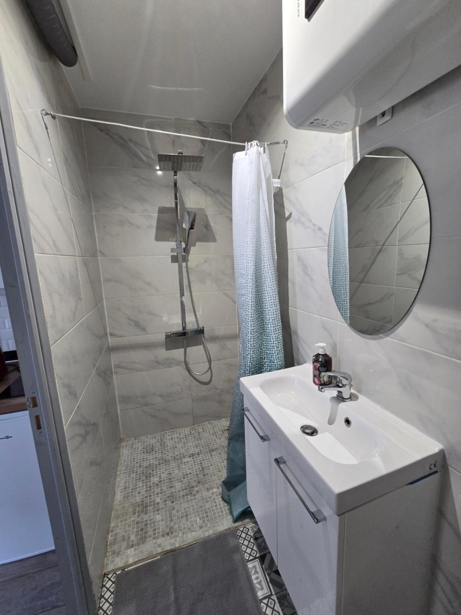 Appartement Hypercentre 301 +Wifi+Independant+ Cuisine Toilette Salle De Bain Privative Valenciennes Exterior foto